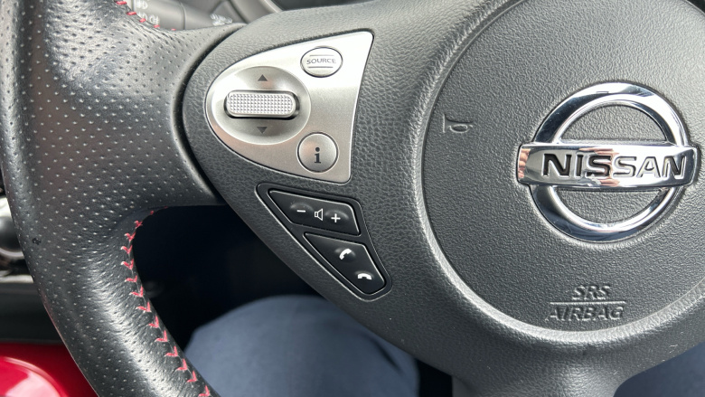 Nissan Juke 1.5 dCi N-Connecta 5dr Diesel Hatchback